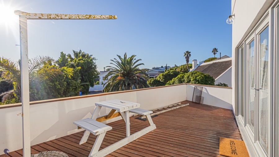7 Bedroom Property for Sale in Middedorp Western Cape